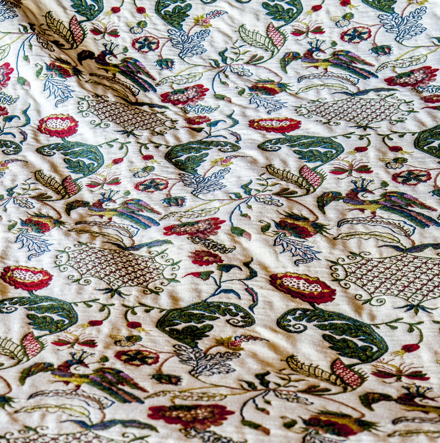 Bedspread in 'English Needlework', inspired by original designs from the 18th century